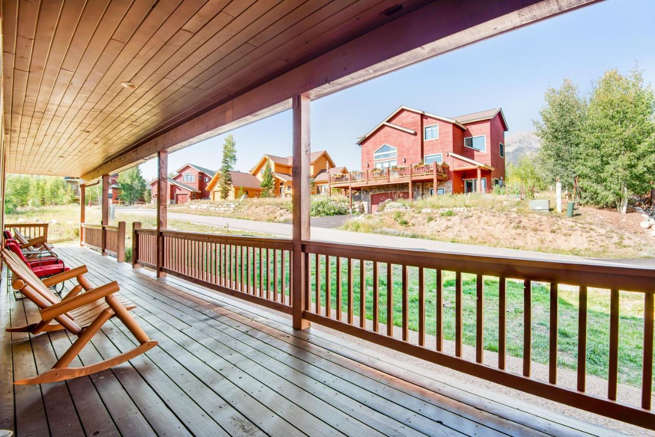 Black Bear Manor Силвърторн Екстериор снимка